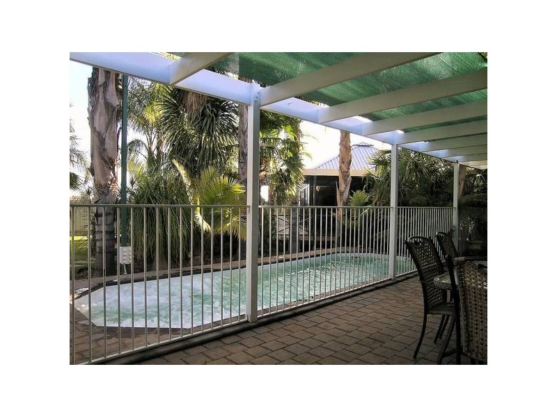 2 Leng Close, Nichols Point VIC 3501