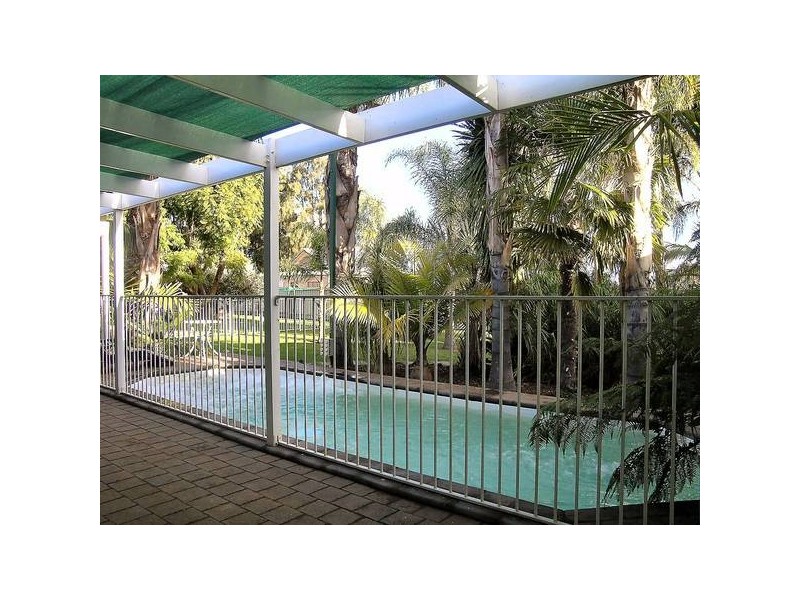 2 Leng Close, Nichols Point VIC 3501