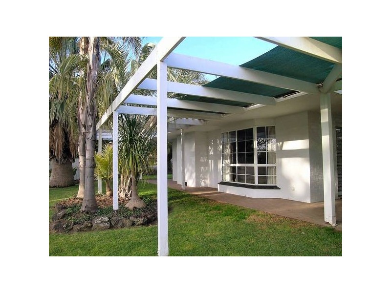 2 Leng Close, Nichols Point VIC 3501