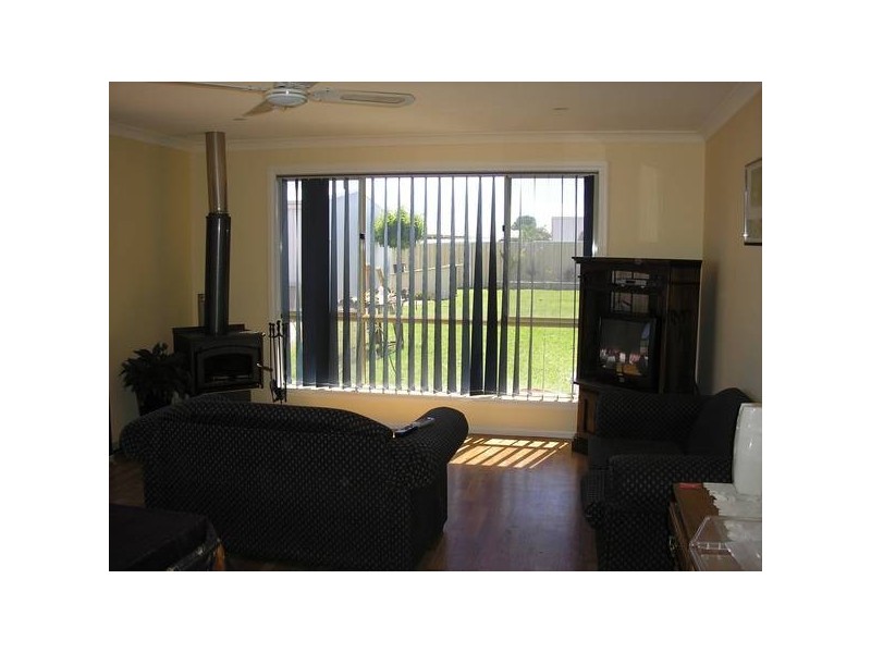 8 Fiona Drive, Gol Gol NSW 2738