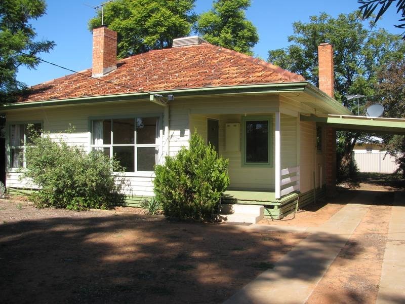 11 Westcliffs Crescent, Red Cliffs VIC 3496