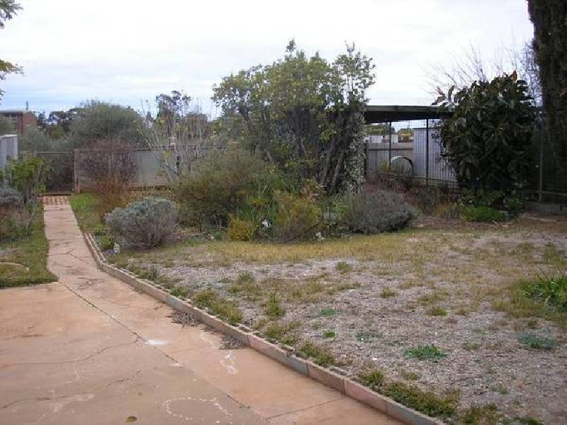 Laurel St, Red Cliffs VIC 3496