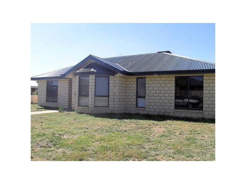 34 Midway Drive, Buronga NSW 2739