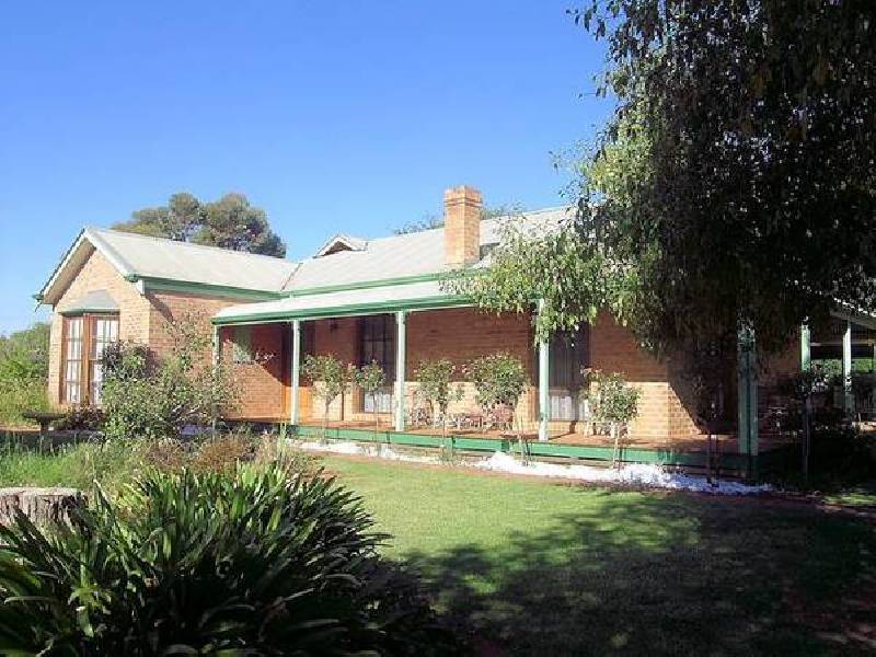 9 Rodwells Road, Birdwoodton VIC 3505