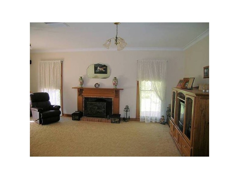 9 Rodwells Road, Birdwoodton VIC 3505