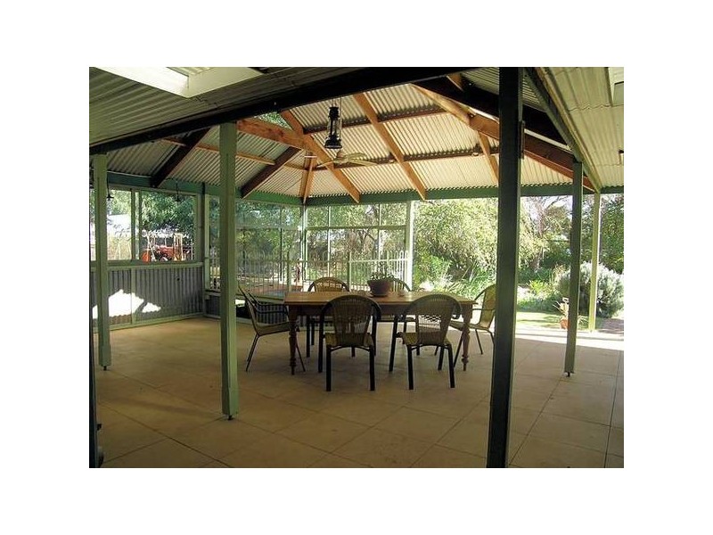 9 Rodwells Road, Birdwoodton VIC 3505