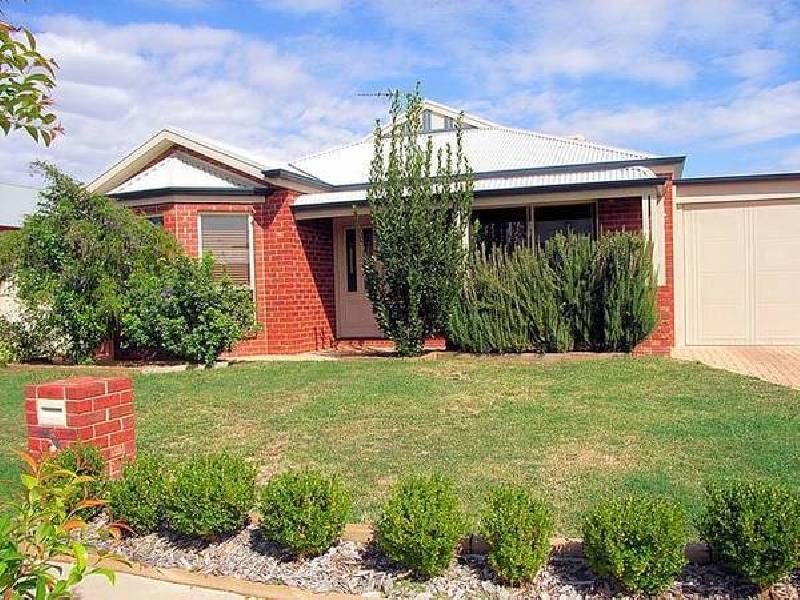 2 Balmoral Place, Mildura VIC 3500