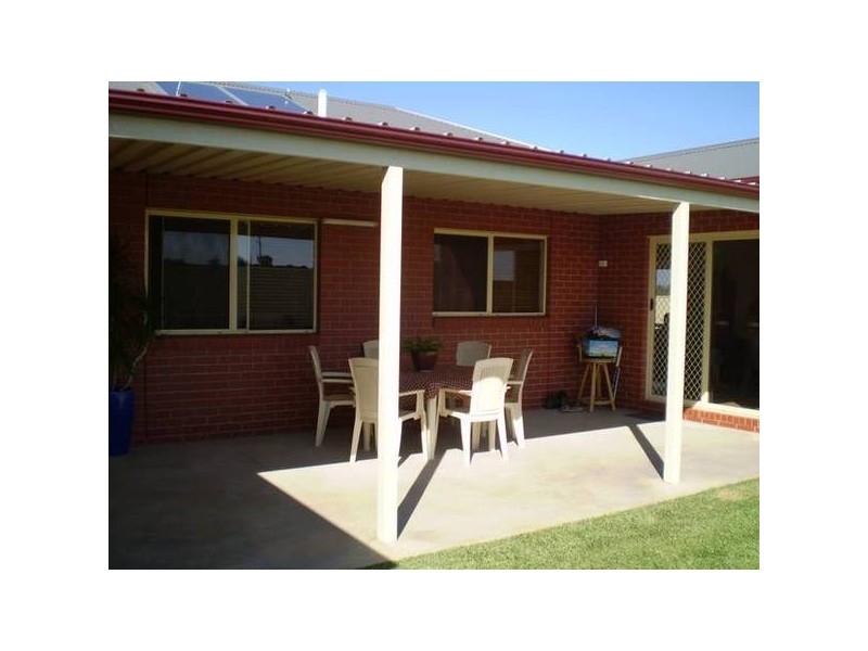 90 Pitman Avenue, Buronga NSW 2739