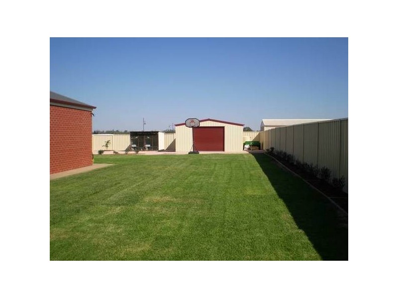 90 Pitman Avenue, Buronga NSW 2739