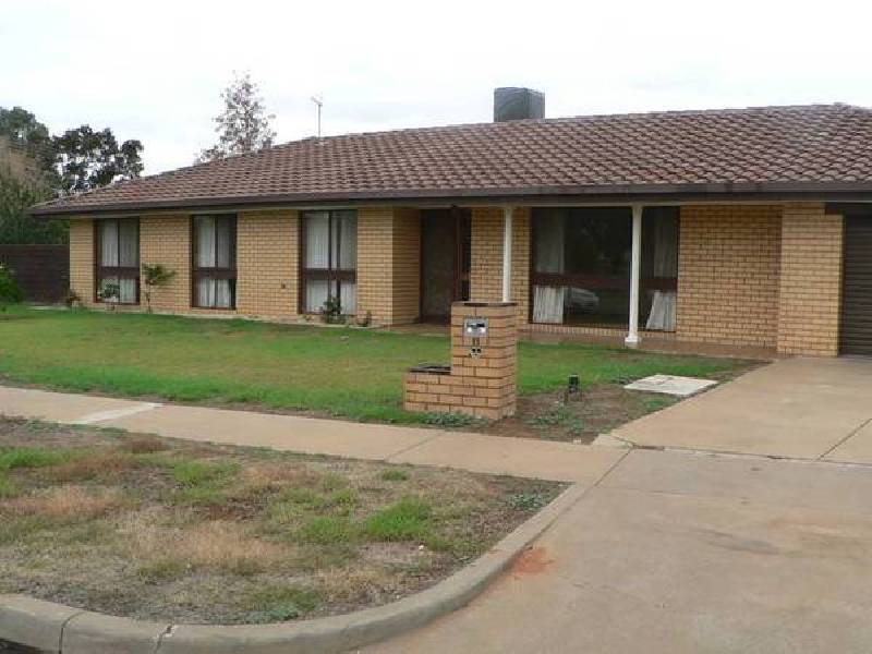 11 Dennis Avenue, Mildura VIC 3500