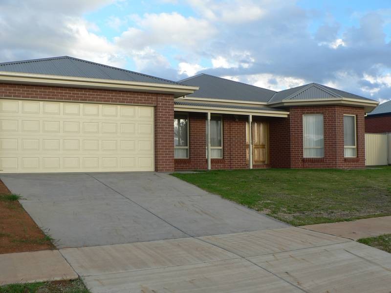 8 Jordan Avenue, Mildura VIC 3500