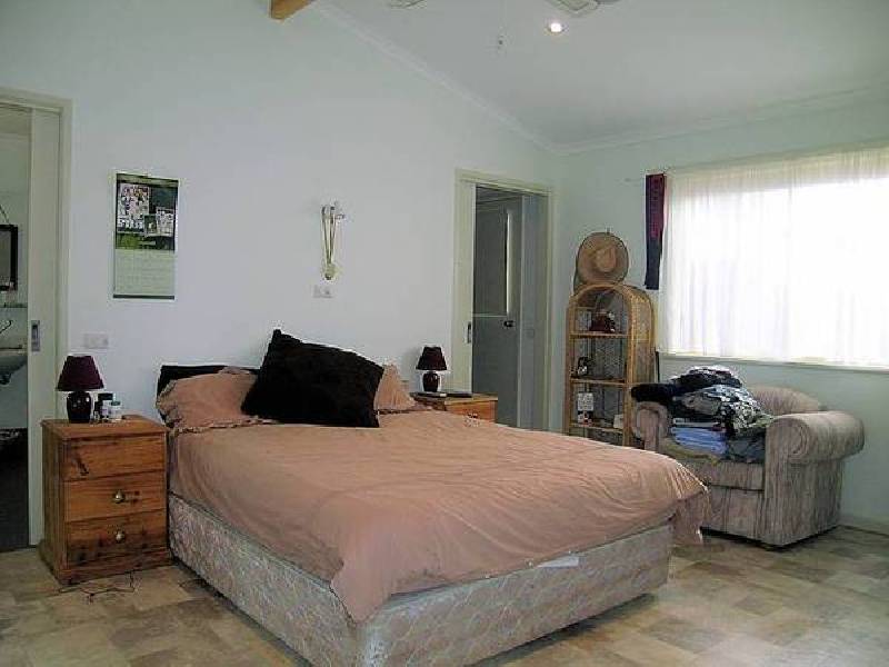 17 Sandy Avenue, Cardross VIC 3496