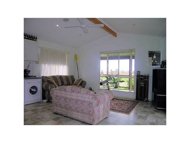 17 Sandy Avenue, Cardross VIC 3496