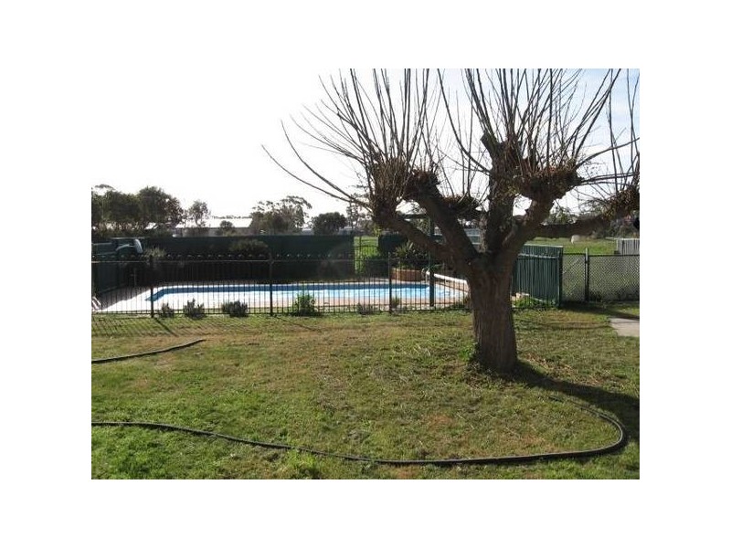 4 Smith Street, Warracknabeal VIC 3393