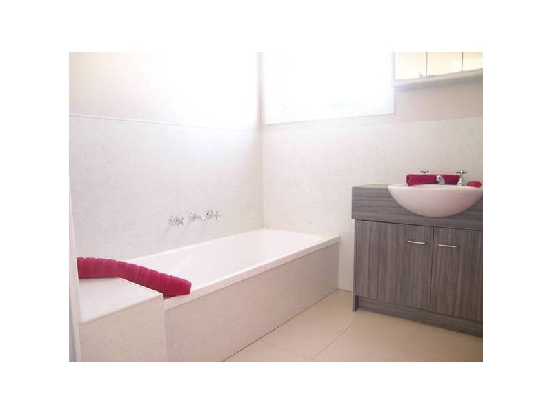 Douglas Avenue, Mildura VIC 3500