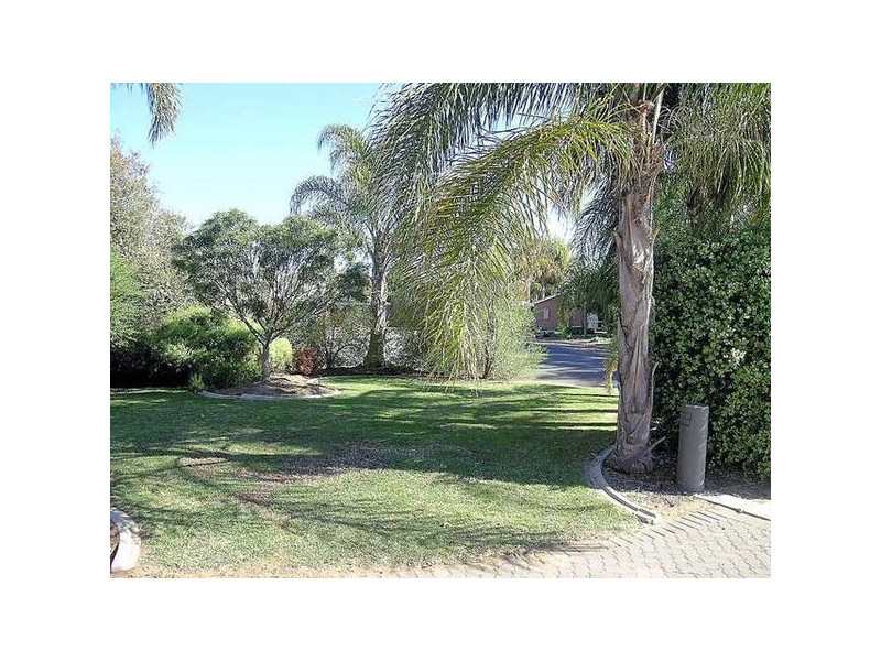 Coonawarra Close, Mildura VIC 3500