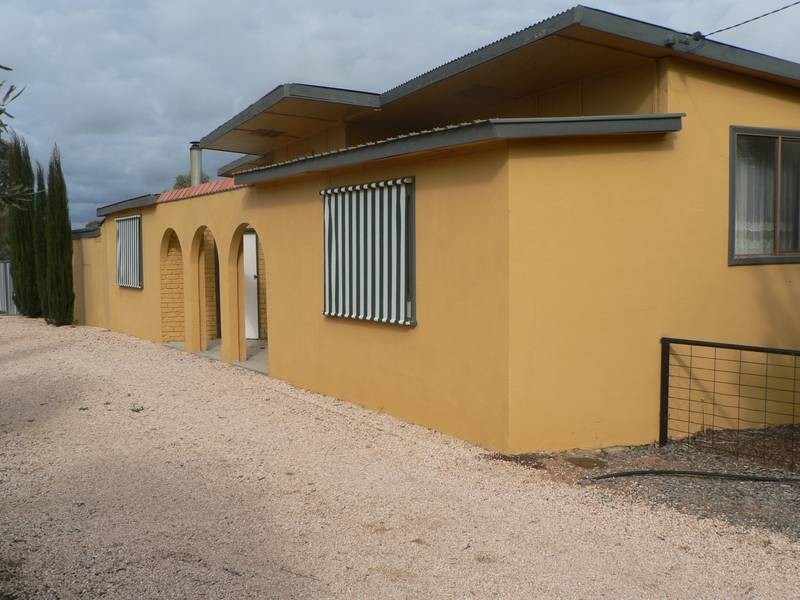 148 Sturt Highway, Buronga NSW 2739