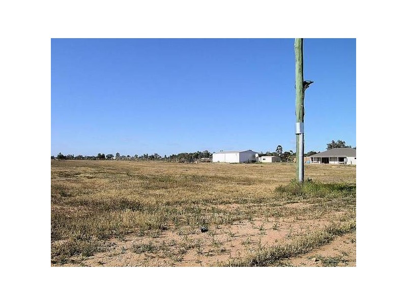 Cowra Avenue, Mildura VIC 3500