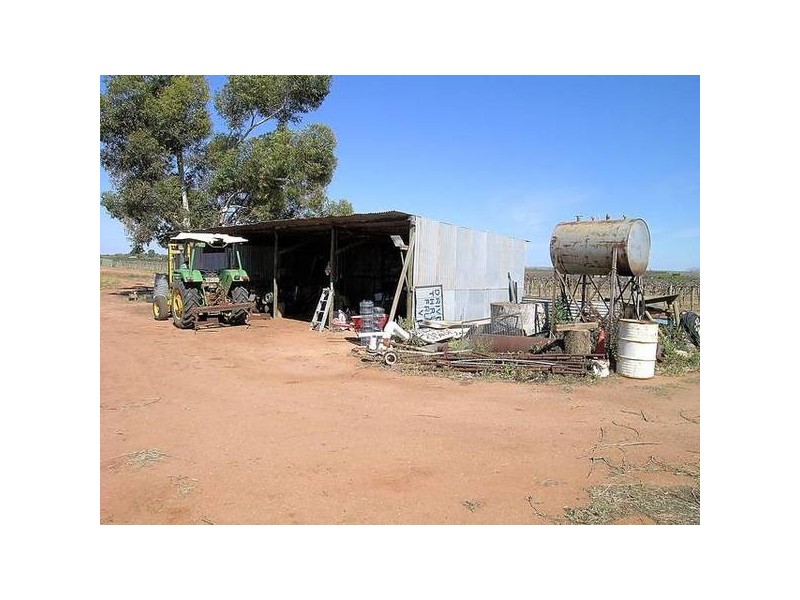 132 Sturt Highway, Merbein VIC 3505