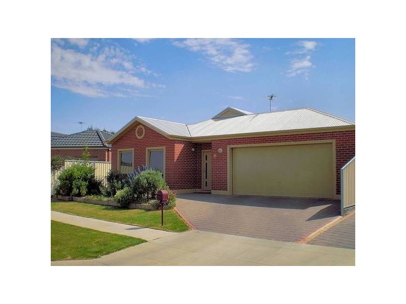 19 Canterbury Drive, Mildura VIC 3500