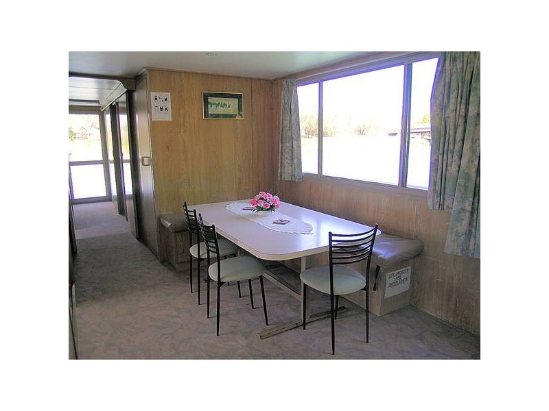 00 Wayfarer Housboat, Wentworth NSW 2648