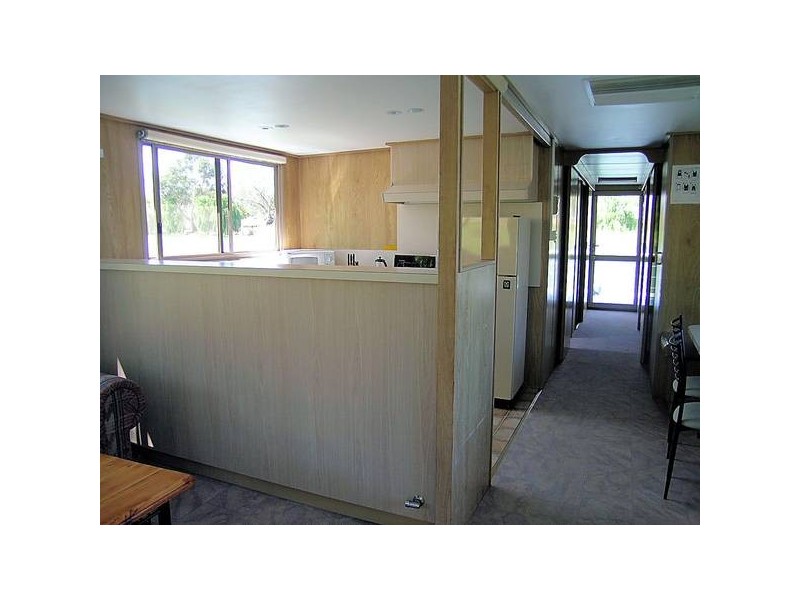 00 Wayfarer Housboat, Wentworth NSW 2648