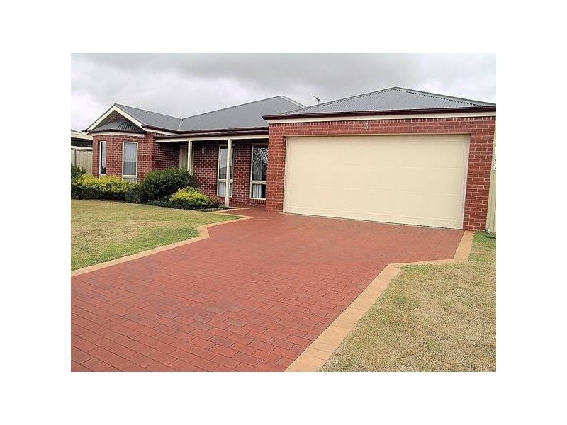 3 Lauren Close, Gol Gol NSW 2738