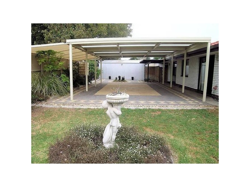 4 Charles Court, Mildura VIC 3500