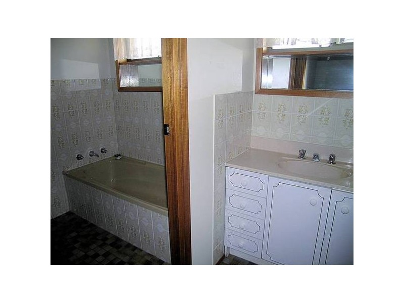 4 Charles Court, Mildura VIC 3500