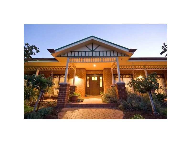 4 Damien Court, Mildura VIC 3500