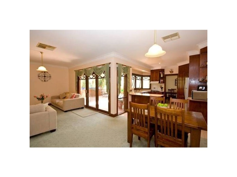 4 Damien Court, Mildura VIC 3500