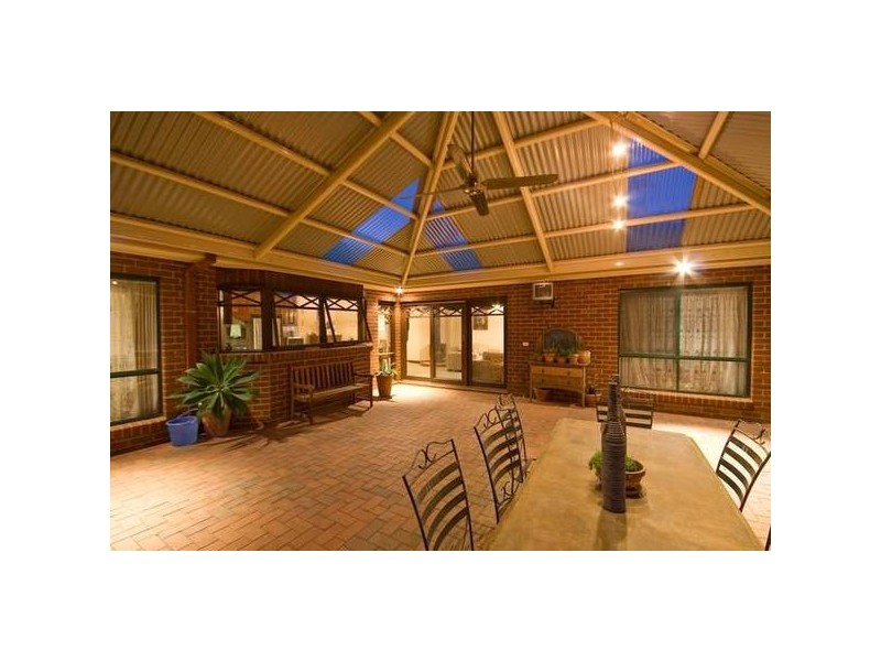 4 Damien Court, Mildura VIC 3500