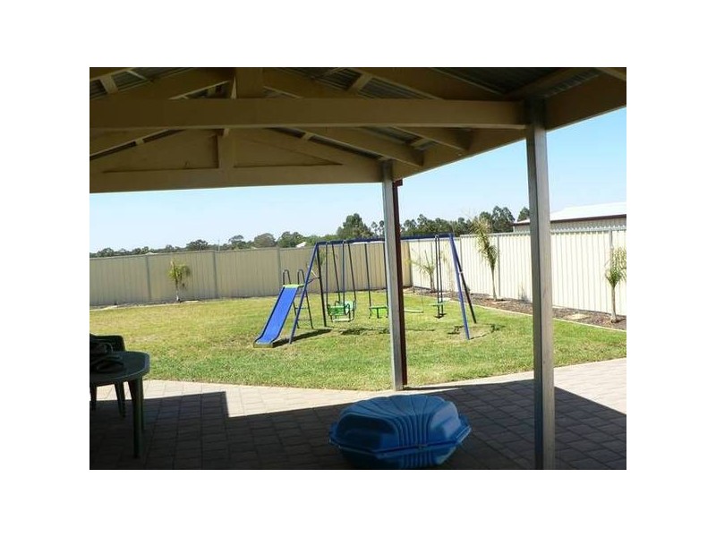 31 Summer Drive, Gol Gol NSW 2738