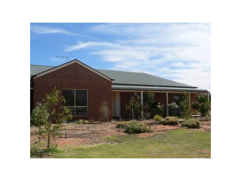 . Cowanna Avenue, Merbein VIC 3505