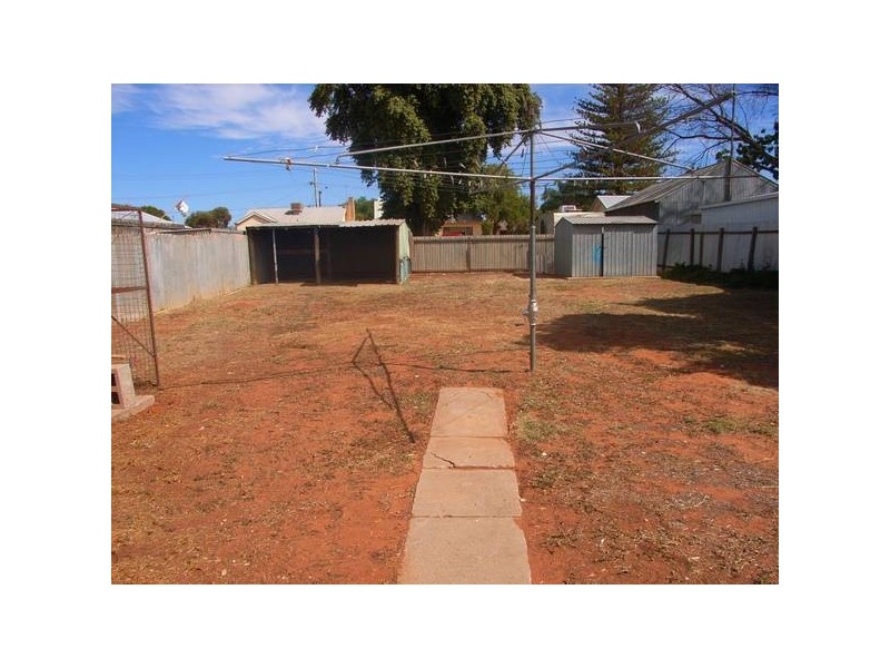 77 Douglas Avenue, Mildura VIC 3500