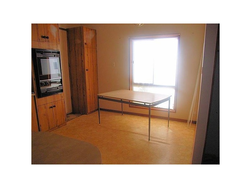 77 Douglas Avenue, Mildura VIC 3500