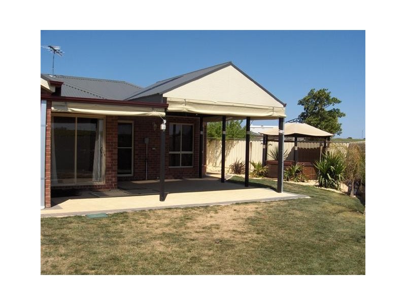 7 Stamford Court, Gol Gol NSW 2738