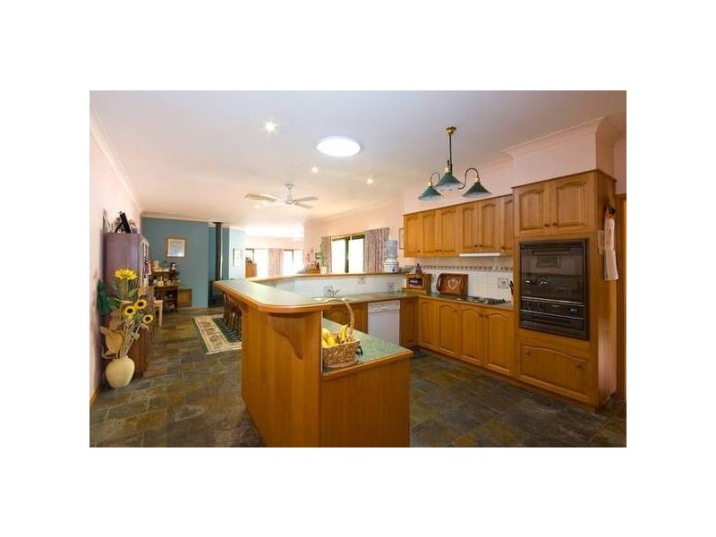 137 Sturt Highway, Gol Gol NSW 2738