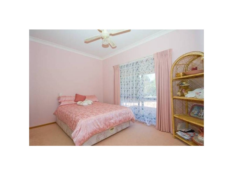 137 Sturt Highway, Gol Gol NSW 2738
