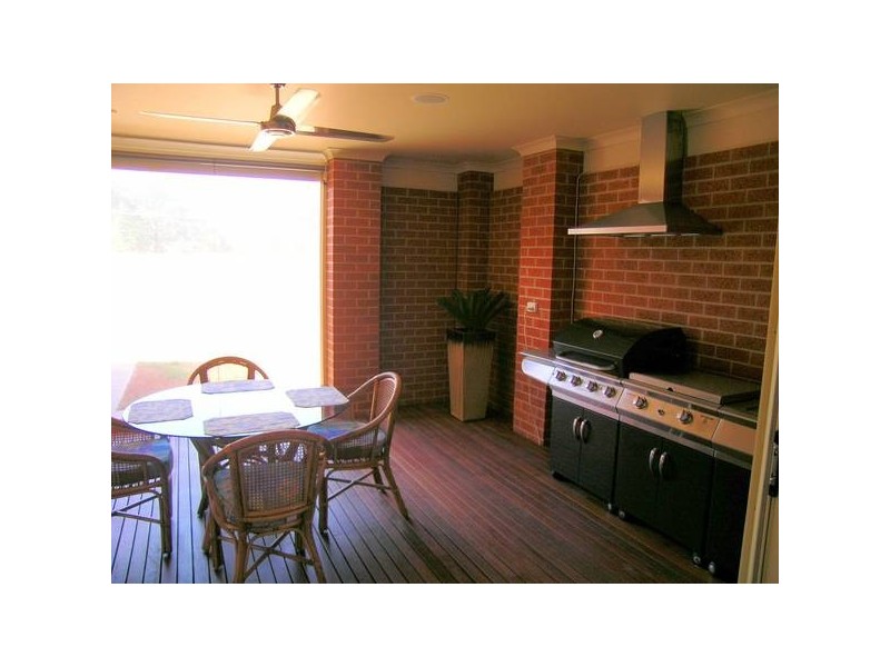 710 Cureton Avenue, Nichols Point VIC 3501