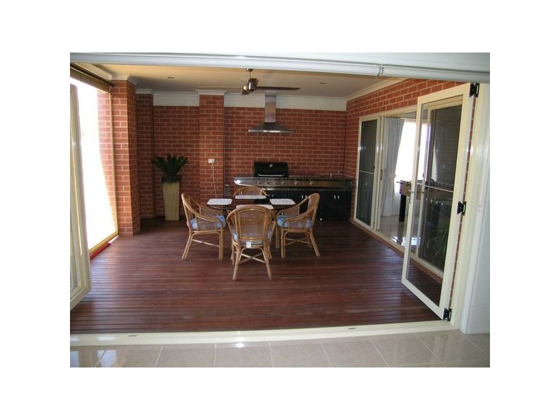 710 Cureton Avenue, Nichols Point VIC 3501