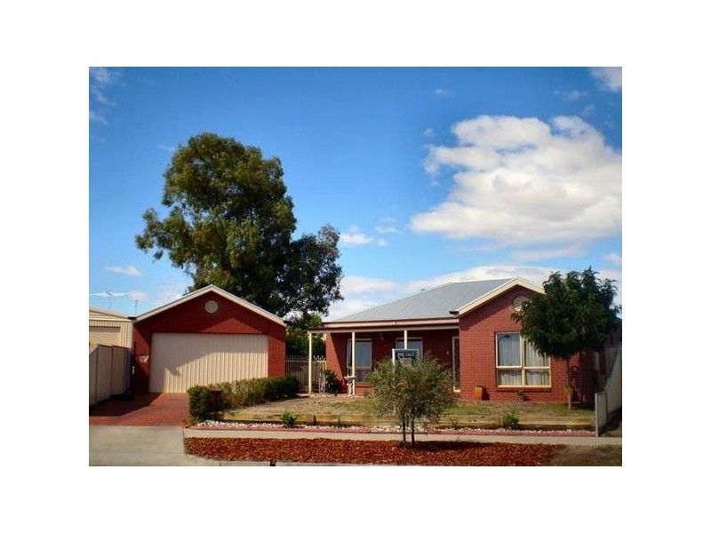 6 Thames Place, Mildura VIC 3500
