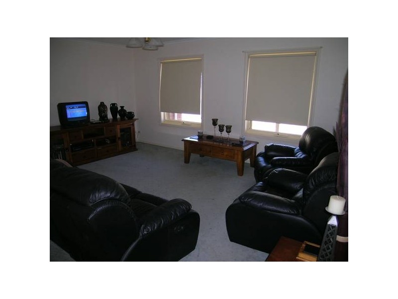 8 Balmoral Place, Mildura VIC 3500