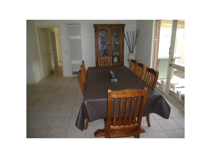 8 Balmoral Place, Mildura VIC 3500