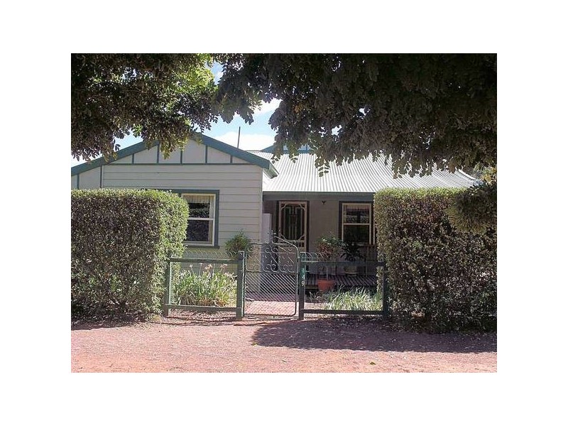 1 Koorlong Avenue, Nichols Point VIC 3501