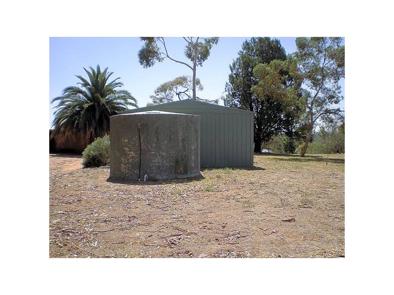 2 Hunt Drive, Robinvale VIC 3549