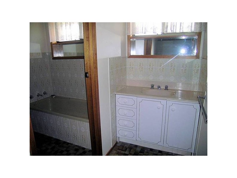 4 Charles Court, Mildura VIC 3500