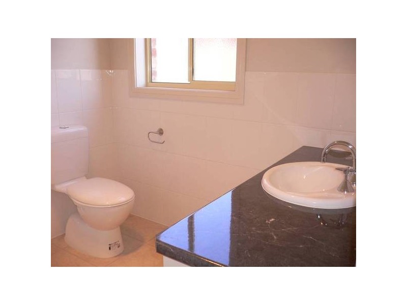 2/24 Canterbury Drive, Mildura VIC 3500