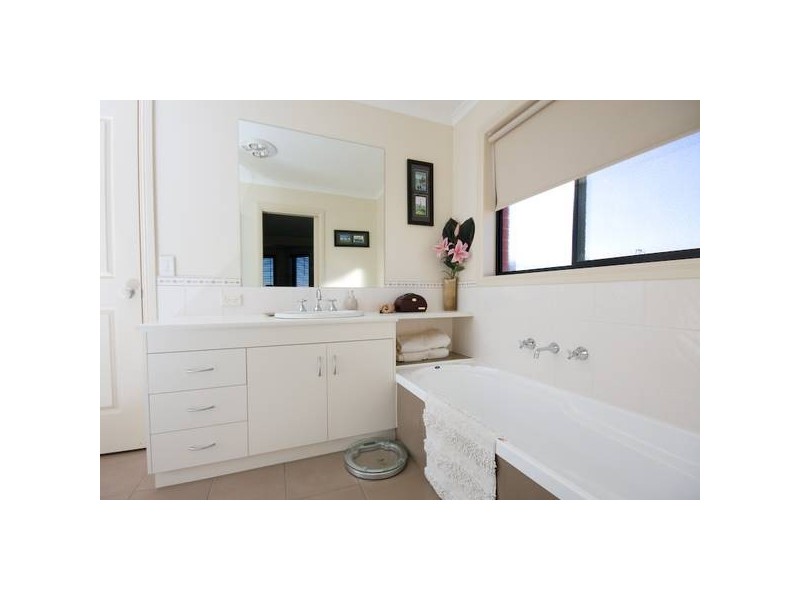 32 Midway Drive, Gol Gol NSW 2738