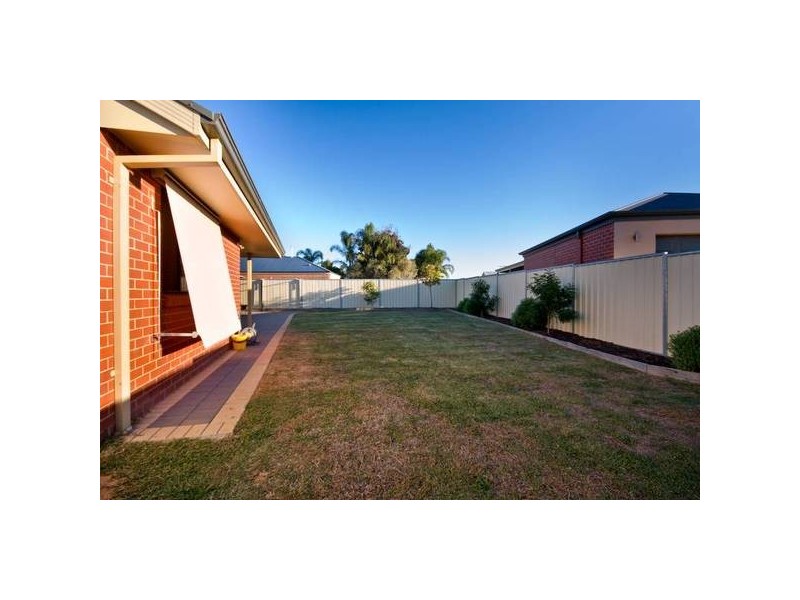 32 Midway Drive, Gol Gol NSW 2738